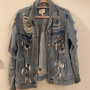 ❌SOLD❌Trendy Distressed Jean Jacket